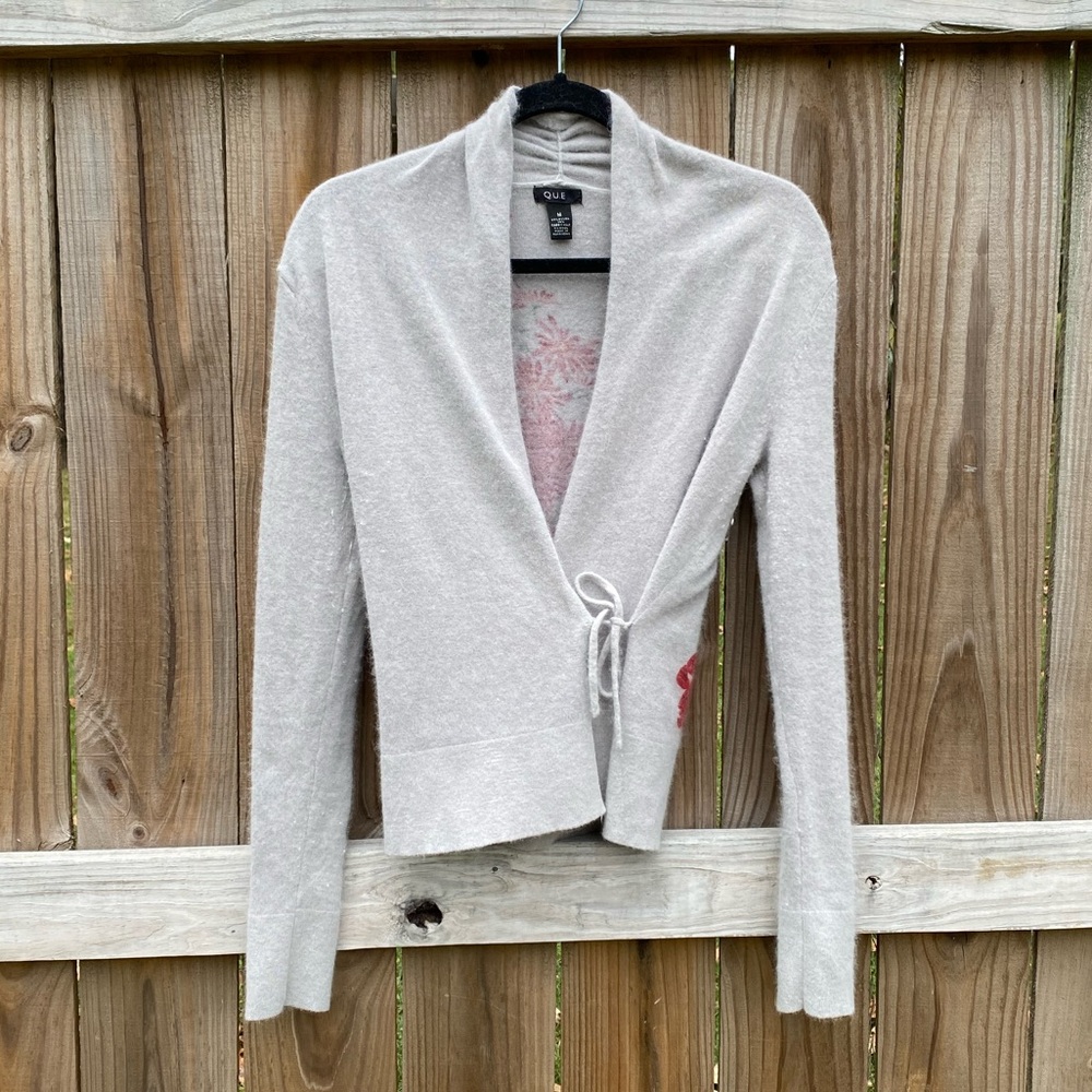 Q.U.E Grey Rabbit Hair and Wool Red Floral Wrap Tie Sweater Cardigan